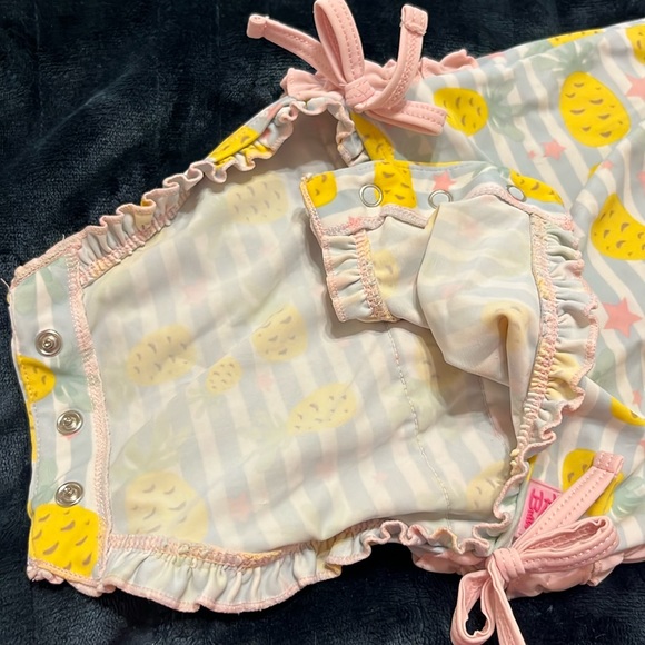 🍍Ruffle Butts One Piece Suit - Picture 4 of 6